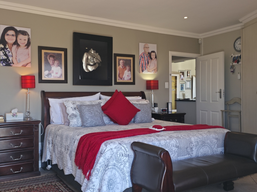 3 Bedroom Property for Sale in Wavecrest Eastern Cape